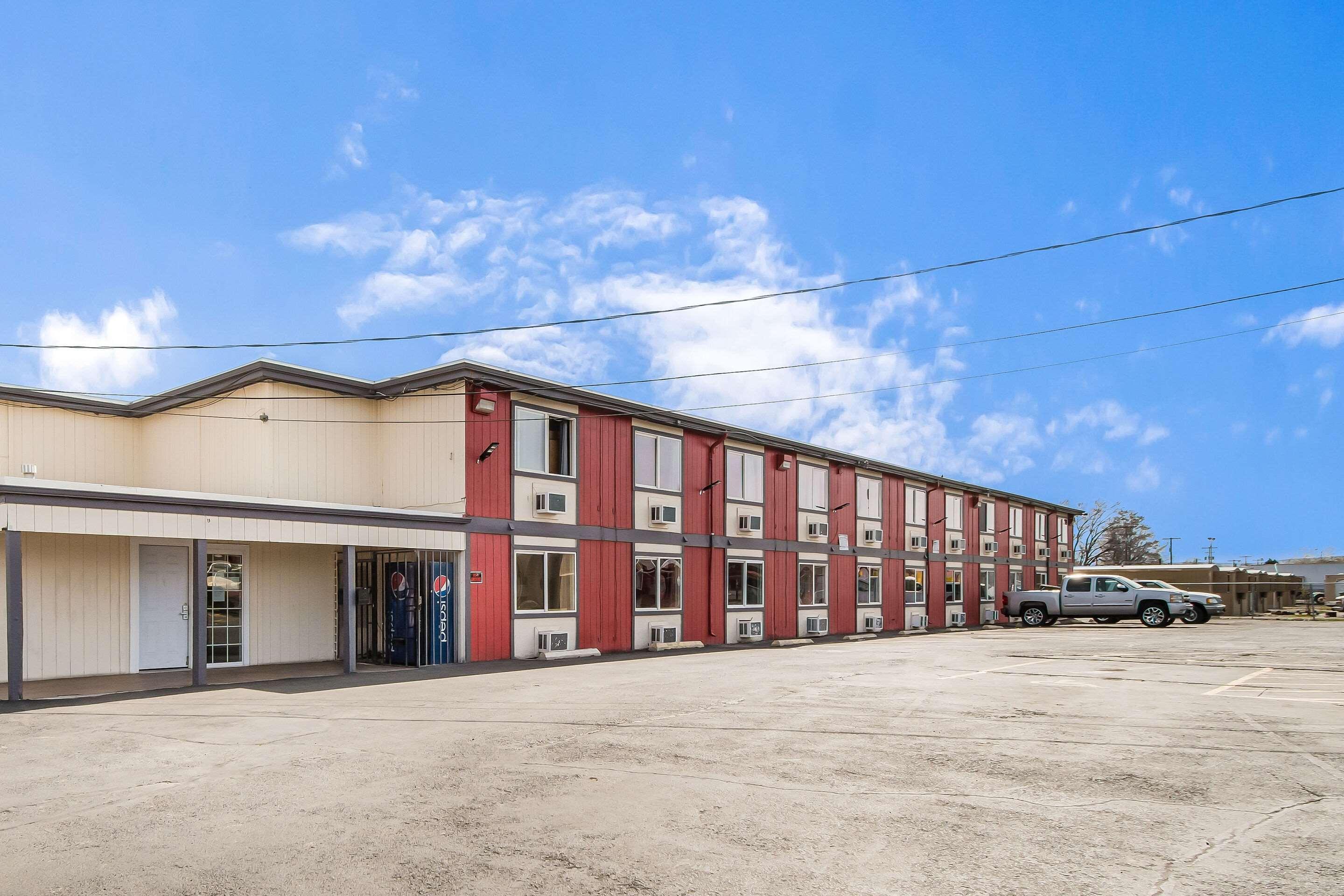 Rodeway Inn Yakima Exterior photo